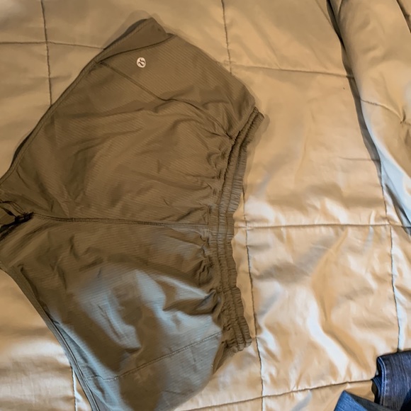 2 pairs of Lululemon hotty hot shorts - Picture 14 of 14
